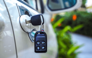 вскрытие автомобилей