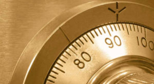 вскрыть сейф