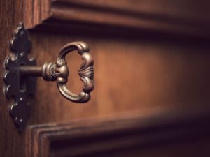 Вскрыть дверь