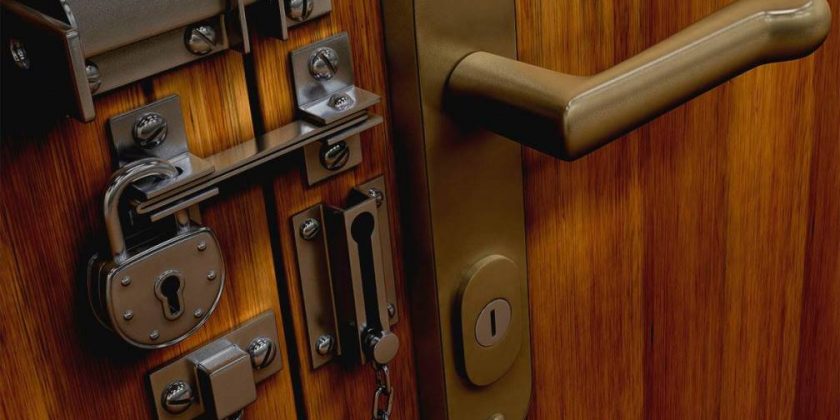 Вскрыть дверь