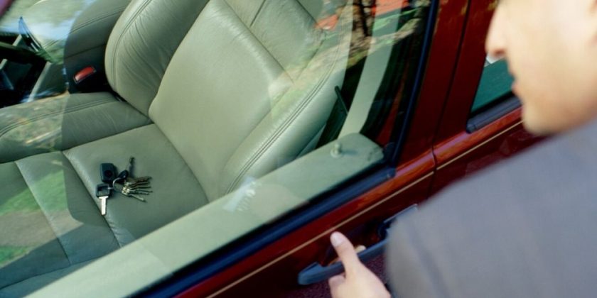 Как вскрыть автомобиль?