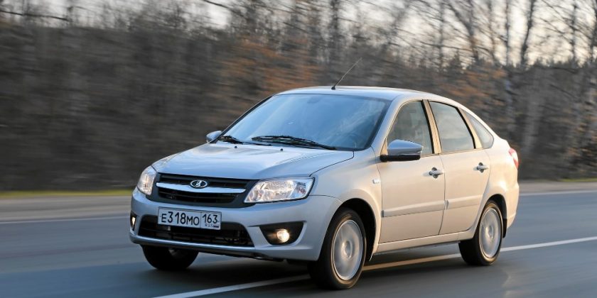 Как вскрыть дверь автомобиля ВАЗ, если потерял ключи или оставил в салоне